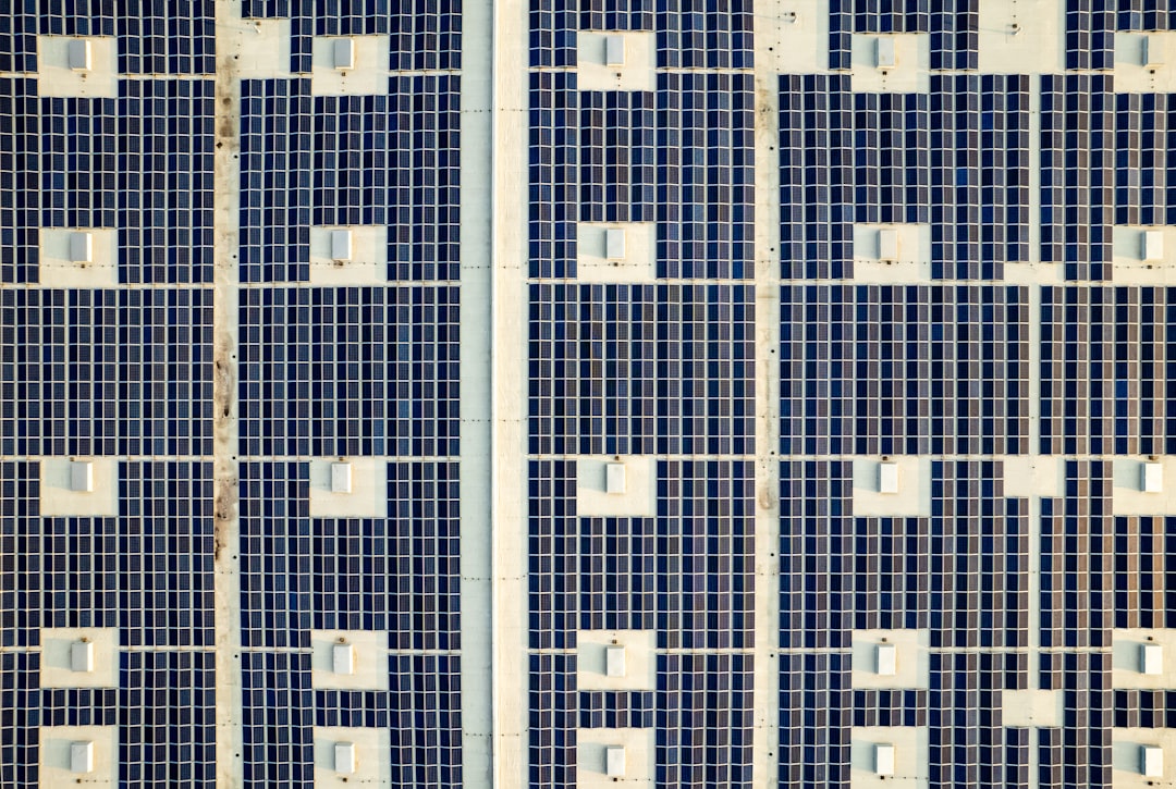 Prečo je projektová dokumentácia pre fotovoltické systémy kľúčová: Ochrana investície s BMB Solar Systems